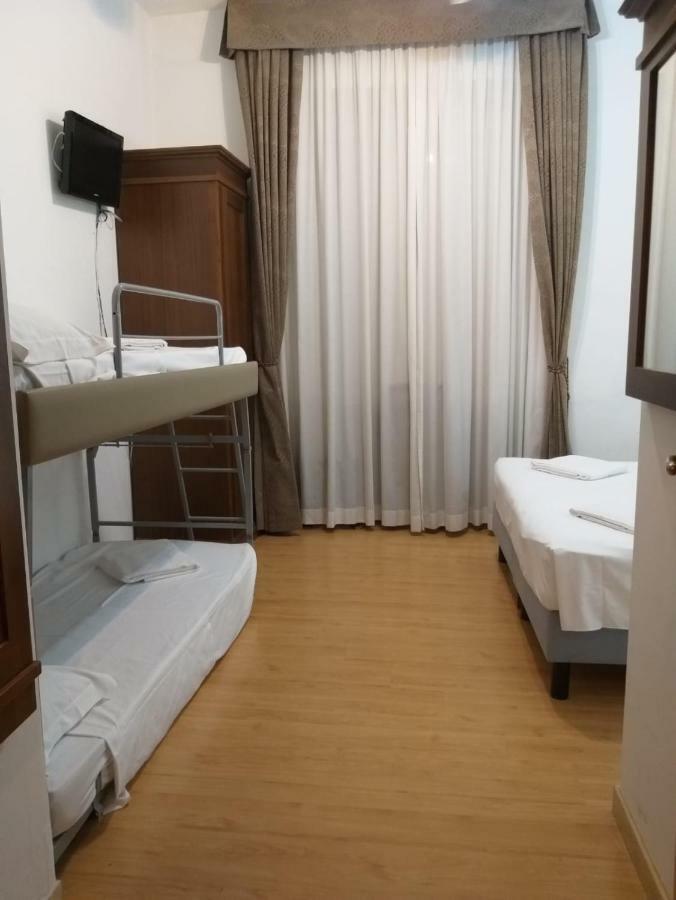 Guesthouse Alex II 로마 외부 사진