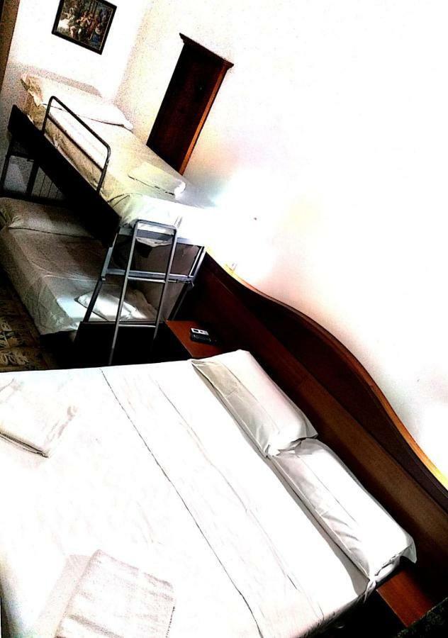 Guesthouse Alex II 로마 외부 사진